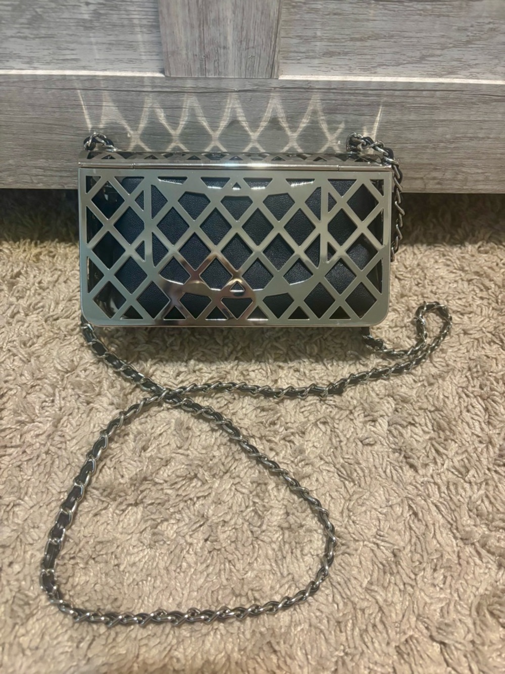 CHANEL GWP silver cage bag - Picture 2 of 6